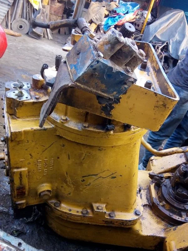 Caterpillar 966 Wheel Loaders transmission