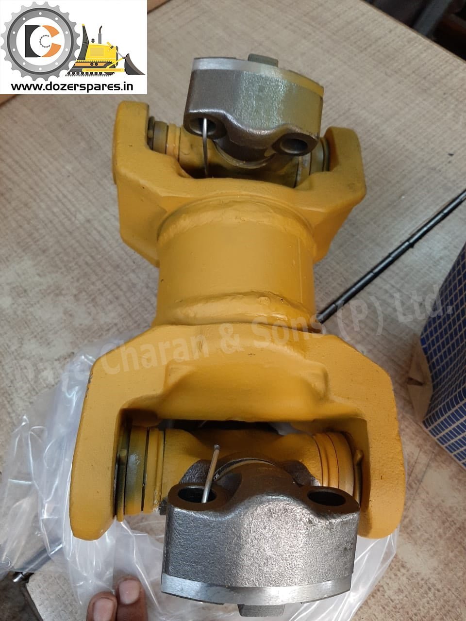 14X-11-11200 – Komatsu Dozer Universal Cross Joint – D65E-12, D85ESS-1